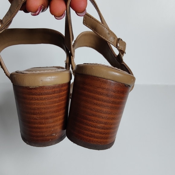 Eric Javits New York Maribel Tan Sandals - Picture 5 of 7